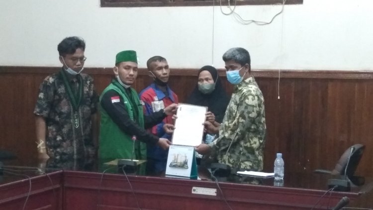 Tolak Bom Ikan ! Puluhan warga dan mahasiswa Datangi DPRD SIBOLGA 
