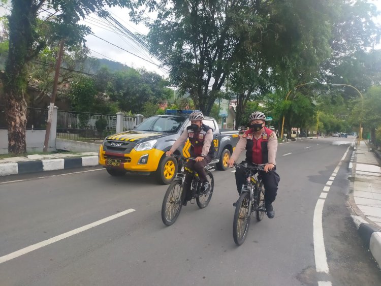 Sat Samapta Polres Sibolga  Patroli Bersepeda Sambil Bagi Masker Pada Masyarakat