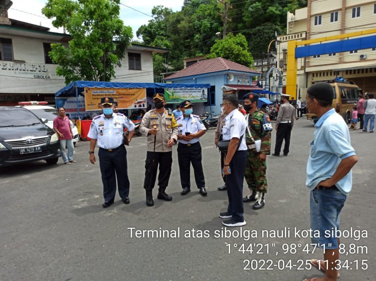 Kapolres bersama Kasat Intel Polres Sibolga tinjau Kesiapan Terminal bus Sibolga 