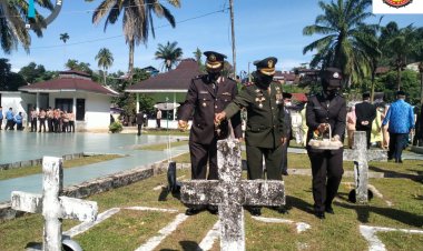 Kapolres Sibolga Inspektur Upacara Pada Ziarah Hari Kebangkitan Nasional