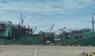 Berubah Fungsi Jadi Penyalur BBM, Polisi Amankan Km Cahaya Budi Makmur Dan 6 Penyelundup Solar Bersubsidi 