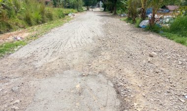 2022 Berlalu, Proyek Jalan Bina Marga Sumut di jl Sudirman Parombunan dan Aek Horsik "Terbengkalai" 