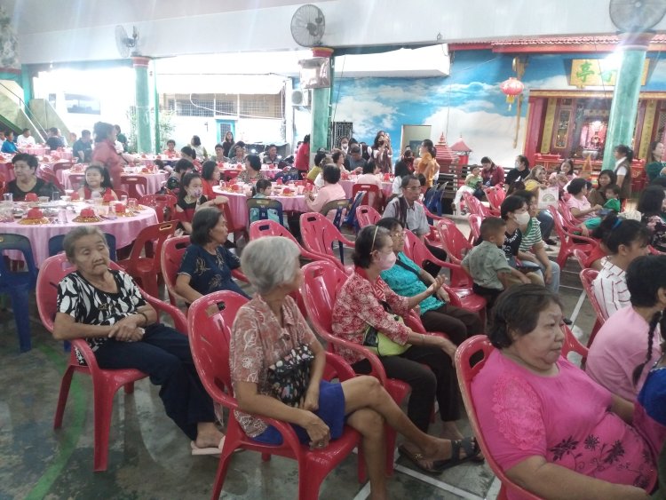 Menyambut Waisak,  Vihara Avalokitesvara/MBI Gelar Jamuan orang Tua