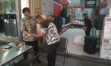 Viral Pelukan Dengan Anies Pakai Baju Golkar, Bertemu, Saling Bermaafan, jamil : Golkar Itu Partai Dewasa!