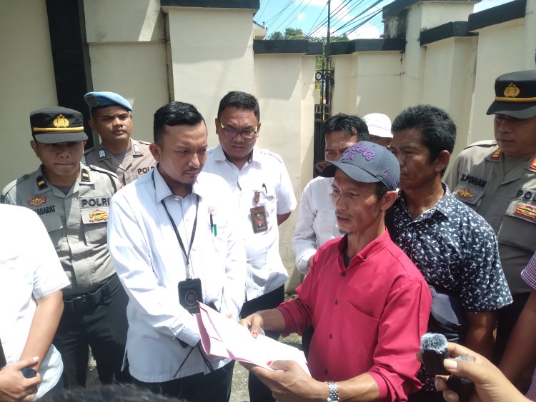 PN Sibolga Di Demo, Hakim Vonis 2 Tahun Terdakwa Edianto, Padahal JPU Hanya Menuntut 6 Bulan