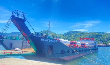 Pelabuhan Sibolga Kedatangan LCT Bintang Samudra 8, Aktivitas di Pelabuhan Sibolga Meningkat