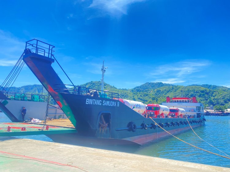 Pelabuhan Sibolga Kedatangan LCT Bintang Samudra 8, Aktivitas di Pelabuhan Sibolga Meningkat