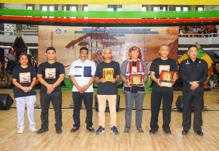 Sambut HUT Tapteng, Sekdakab, Buka Festival Budaya Jalur Rempah Pantai Barat Kabupaten Tapteng