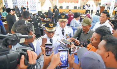 Bupati Tapteng Nonaktifkan 4 Kades Untuk Jalani Pemeriksaan