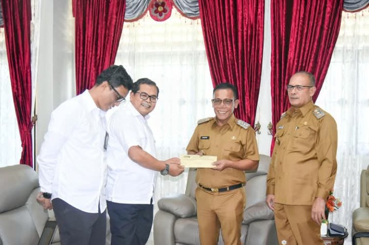 Bupati Tapteng Berkomitmen Wujudkan Tata Kelola Pemerintahan Bebas KKN