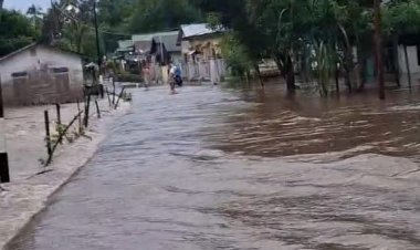 Akibat Hujan deras & Bronjong Jebol,  Ratusan Rumah, Sekolah dan Perkantoran Terendam Banjir di Barus