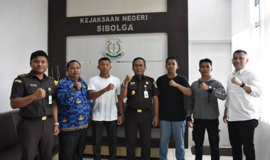 Kajari Sibolga Lepas Atlet Tako Tapteng Ikuti Kejuaraan Karate International MILO Open Championship Di Kuala Lumpur