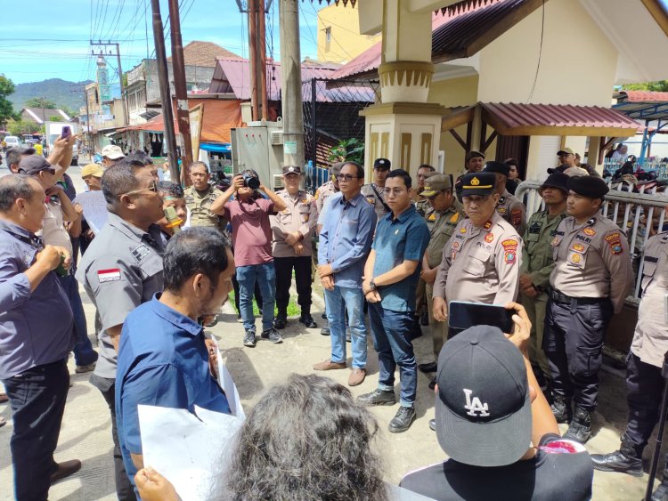 Aliansi Wartawan Demo Ke Kantor Walikota dan DPRD Sibolga, Feliks : Sebagai ASN, Jangan Terkontaminasi Kepentingan Politik